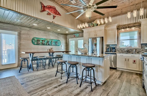 Holiday Isle House | Beach View, Free Sunset Cruise | Captains Quarters