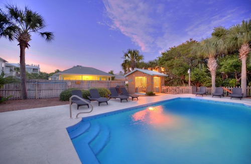 Crystal Beach House | Beach Views, Heated Pool, Tiki Bar - Salty Skipper