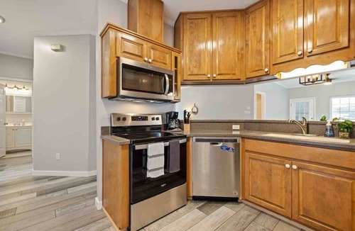 Sunnyside On The Gulf House | Beach Yards Away, Coastal Cottage, Free Parking