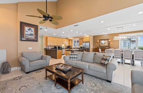 East End House | Beachfront 6-bedroom pet friendly home