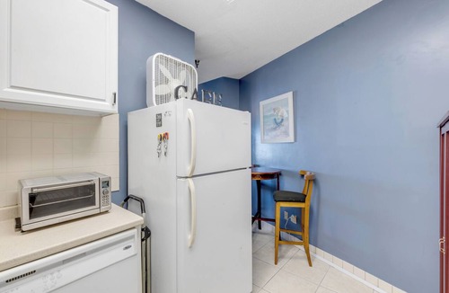Lenox Park Apartment | Beachfront Bliss in the Heart of Daytona! Directly on the beach. Heated pool.
