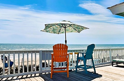 Bermuda Beach Cottage | Beachfront Bungalow by Ryson Vacation Rentals