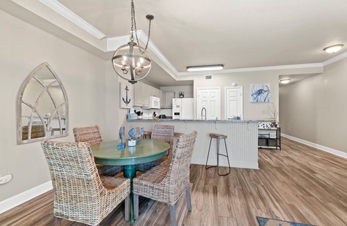 Panama City Beach Condo | Beachfront + Complimentary Beach Service | Near Pier Park
