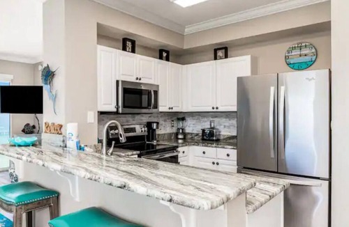 El Centro Beach Condo | Beachfront condo in Panama City Beach! Beautiful Views! Come escape and relax!