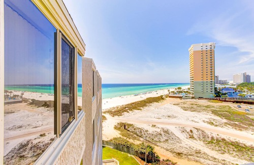 Panama City Beach Apartment | Beachfront Condo with Access to Pool, Gym, & Game Room - Snowbirds Welcome