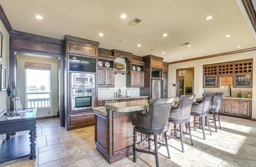 Crystal Beach Cottage | Beachfront Group Getaway on Bolivar Peninsula