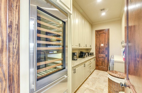 Crystal Beach Cottage | Beachfront Group Getaway on Bolivar Peninsula