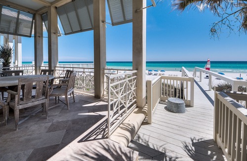 Sunnyside House | Beachfront House with Private Access - Complimentary Beach Chairs/Umbrellas