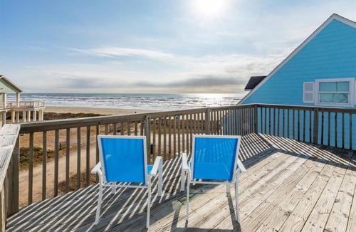 Acapulco Village House | Beachfront Paradise of Texas 4br 3 1/2 baths
