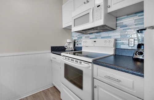 Panama City Beach Condo | BeachFRONT ~ Pool + Hot Tub ~ Tennis ~ Golf ~ Sandy Kisses
