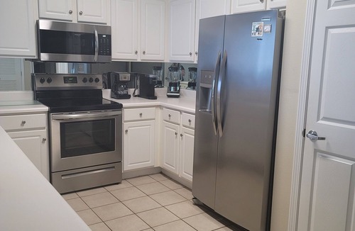 Navarre Beach Condo | 🌴 BEACHFRONT! RES'D GARAGE PRKNG, 2 BEACH CHAIRS &1 UMBRELLA for your stay! 😎