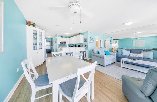 Fort Bay Condo | BeachFront~Small Complex~Pool + Hot Tub~Grill Area~1BR+Bunks Latitude 29 #13