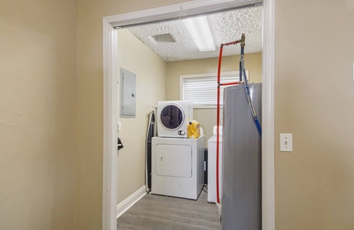 Holiday Beach House | BeachLife Unit ABC Getaway Sleeps 34