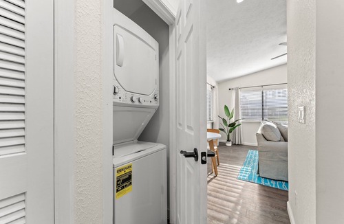 Holiday Beach House | Beachside 1BR Oasis – Walk to Panama City Beach!
