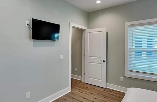 Crescent Beach House | "Beachside Bliss"/3 Bedroom/Walk to beach/New build