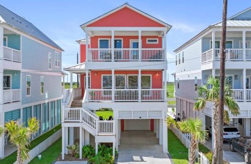 Galveston House | Beachside Cottage, Private pool close to beach