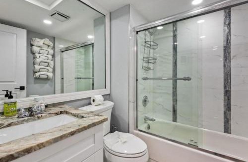 Marco Island Apartment | Beachside living on Marco Island! 2 Bedroom 2 Bath - EASY BEACH ACCESS - 5 STAR!