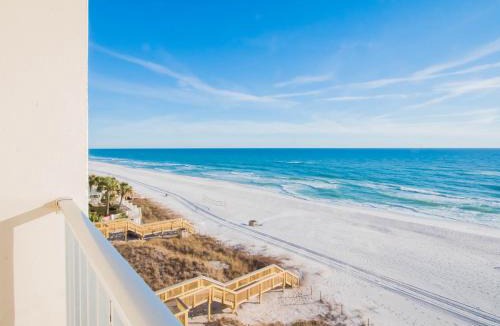 Fort Bay Hotel | Beachside Resort Panama City Beach