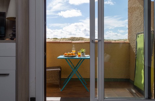 Le Penon Apartment | Beachside Studio with Dune Views, Seignosse - Renovated, Prime Location!