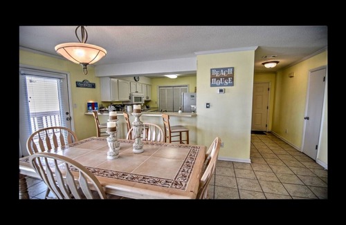 Navarre Beach Condo | Beachview Complex - Steps from the beach, Swimming pool, and Tennis Court