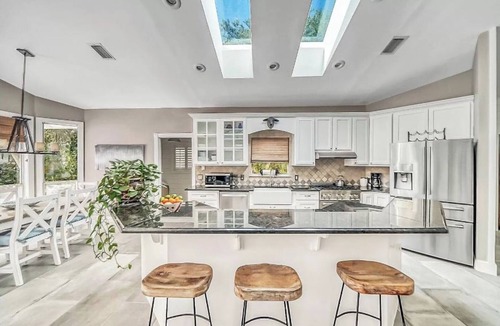 Sugarwood Beach House | Beachwalker Bliss by AvantStay | Private Pool, Walk to Beach