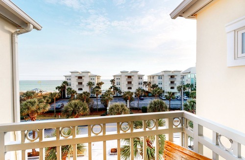Gulf Place Apartment | Beachy condo w/free WiFi & shared pool/hot tub - short walk to the beach