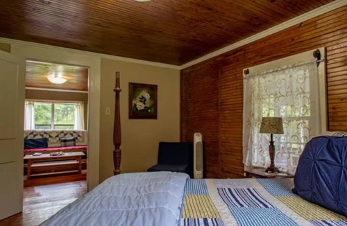 Grand Bay House | Beautiful 1930's farmhouse in a peaceful country setting. Not far from Beaches.