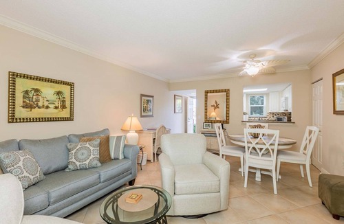 Marco Island Condo | Beautiful 1st floor condo located close to public beach