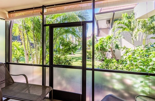 Marco Island Condo | Beautiful 1st floor condo located close to public beach