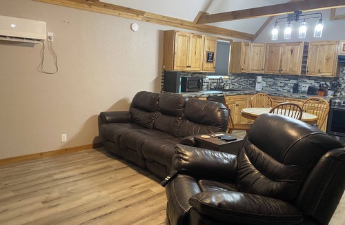Anacoco Cabin | Beautiful 2 Bedroom Cabin with a lake view. South Toledo Bend