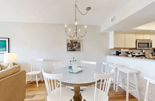 American Beach Condo | Beautiful 2Bd/2.5Ba Ocean Front Condo. Sleeps 6 - Pet Friendly.