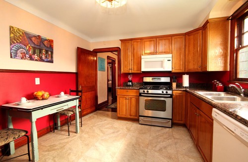 Jefferson House | Beautiful 3 Bedroom 1 mile to Ochsner Hospital