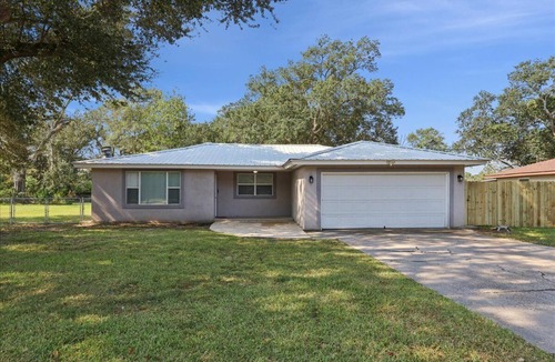 Bridge City House | Beautiful 3 bedroom 2 1/2 bath in Bridge city
