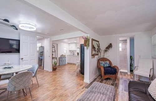 East Naples Cottage | Beautiful 3-bedroom cottage near water in peaceful Naples. Sleeps ten people