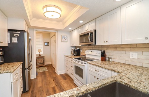 Butler Beach Condo | Beautiful and generously furnished condo with spectacular ocean view! Barefoot Trace 310