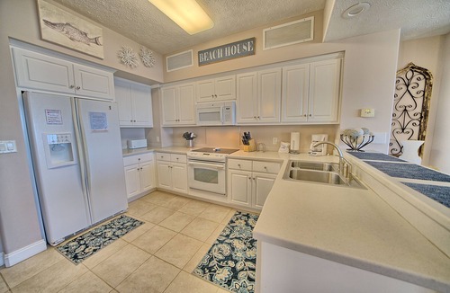Thomas Drive Condo | BEAUTIFUL BEACH FRONT CONDO! 2 BDR/2 BA; FREE BEACH SERVICE, WI-FI!