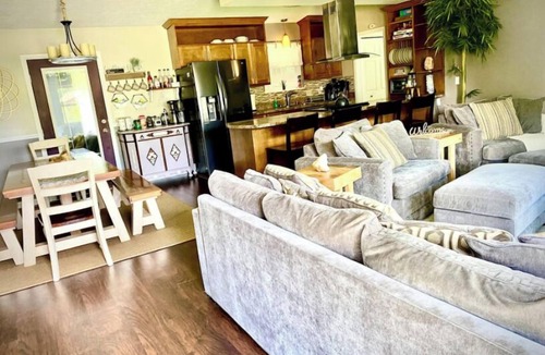 Panama City House | Beautiful, clean & private house on a cal-de-sac!