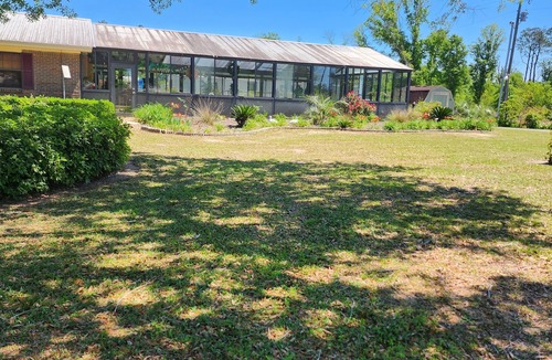 Cottondale House | Beautiful country home in quiet setting. Surrounded by gorgeous gardens.