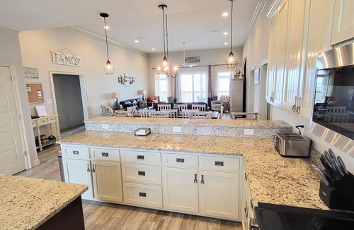 Dauphin Island House | Beautiful Gulf 4 BR/4 Bath, High End Furnishings w/Beach Gear and 2 Kayaks!