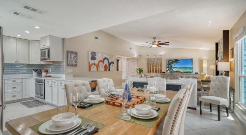Whitfield House | Beautiful Home - Oasis Backyard with Heat Pool