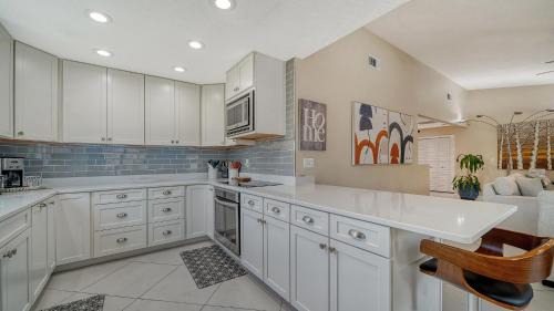 Whitfield House | Beautiful Home - Oasis Backyard with Heat Pool