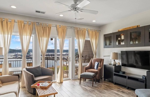 Dadeville Condo | Beautiful Lake Front Condo with Luxury Amenities