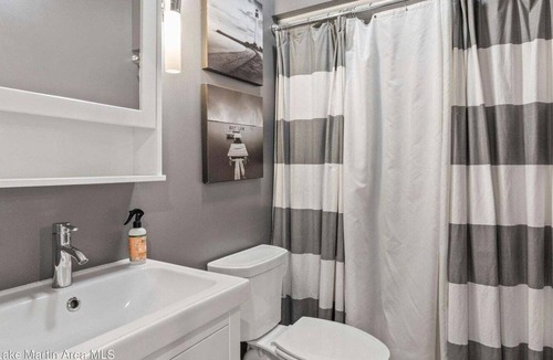 Dadeville Condo | Beautiful Lake Front Condo with Luxury Amenities