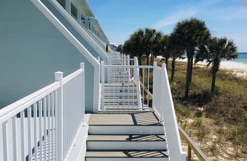 Southport House | Beautiful! ocean is all u need! walk out your door-sand in your feet!