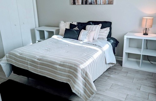 Mid City North Apartment | Beautiful One Bedroom Rental Unit with Free Parking