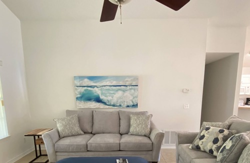 Gulf Breeze House | Beautiful Pet Friendly 4 bedroom, 2 Ba Home, 10 min to Beautiful Pensacola Beach
