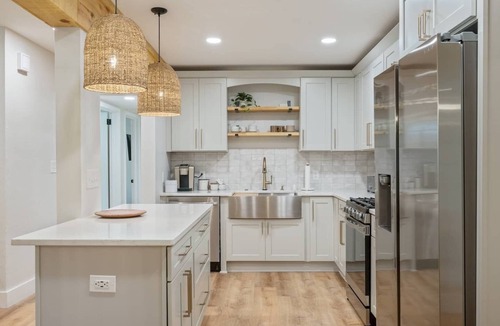Fort Walton Beach House | Beautiful renovated cottage. Big backyard w/Pool