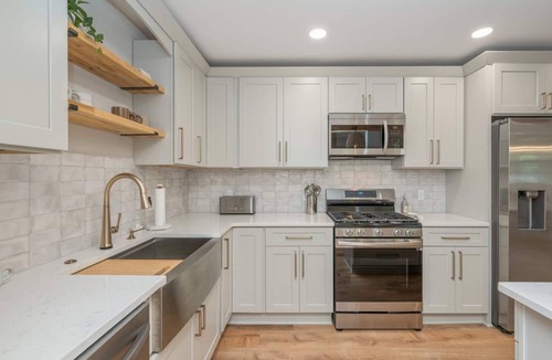 Fort Walton Beach House | Beautiful renovated cottage. Big backyard w/Pool