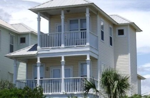 Seacrest Cottage | BEAUTIFUL SEA VIEWS! 2 MINUTES 2 BEACH! 2 CAR DESIGNATED PARKING!
