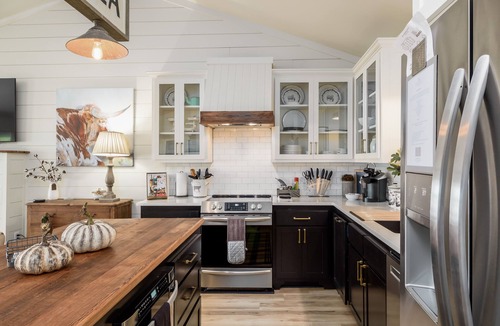 Jarreau House | Beautiful Townhome on False River
